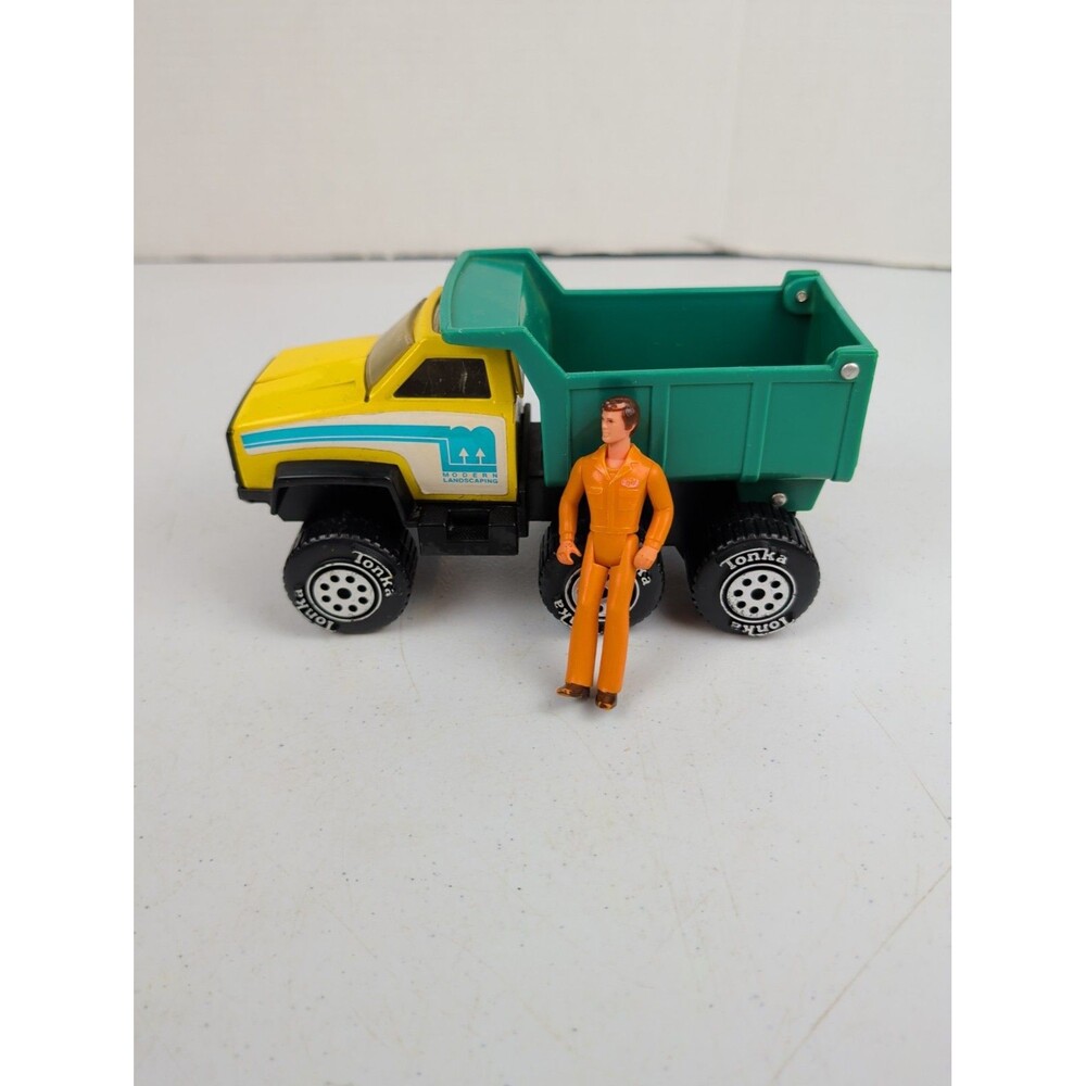 VTG Tonka Six-Wheel Dump Truck Yellow/ Gree W/ Modern Landscaping Decal & Figure